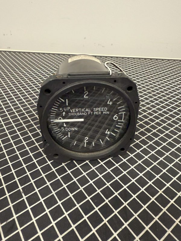 United Instruments - VERTICAL SPEED INDICATOR - 7060